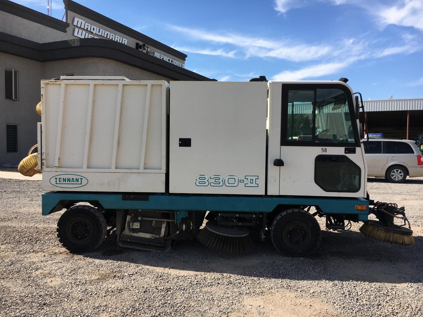 ./imagenes/INVOICE/2019/16462/BARREDORA TENNANT 830-II (4).JPG